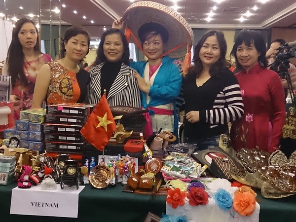 Vietnamese Embassy takes part in Winter market day in Moscow